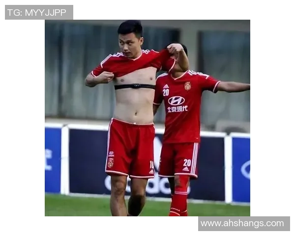 以善良足球明星为榜样探讨体育精神与人道主义的完美结合