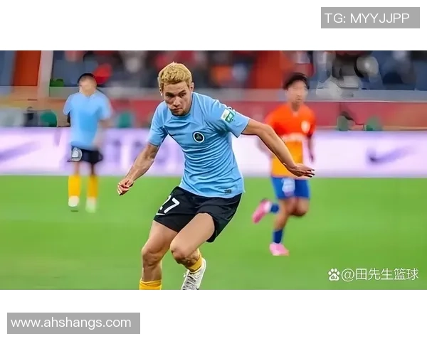 足球克隆人挑战球星武磊展开终极对决 谁能笑傲赛场